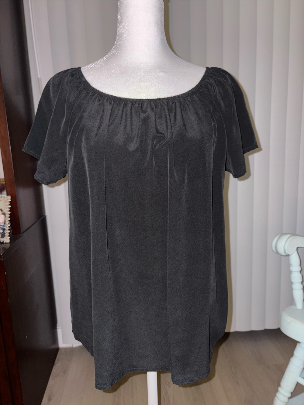 Joie Black silk Short Sleeve Scoop Neck Blouse